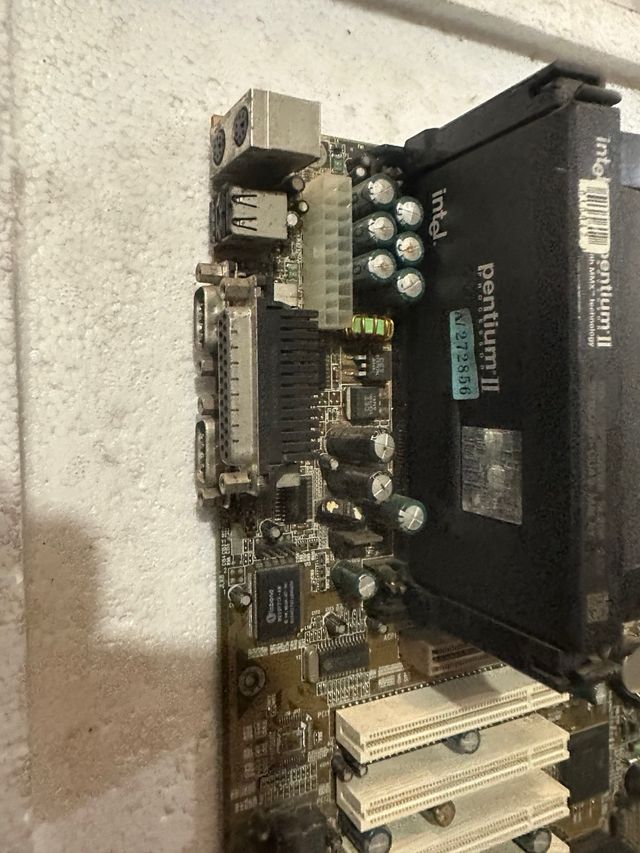 151- msi ms6119 ver1.1 bx2 slot 1 + pentiumII 350