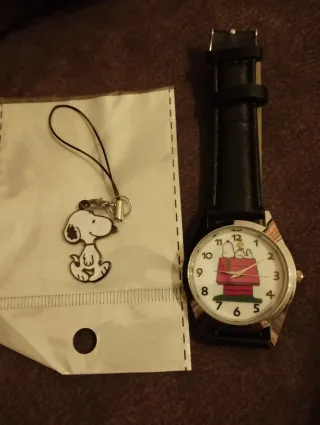 Reloj y Colgante Snoopy