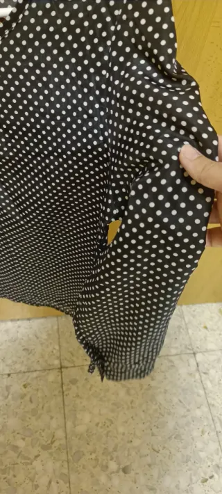 Blusa vintage negra lunares blancos