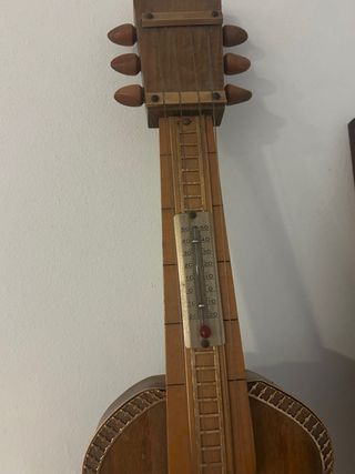 Guitarra Decorativa con Barómetro
