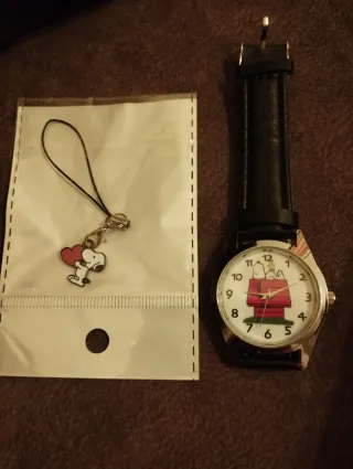 Reloj Snoopy y colgante móvil