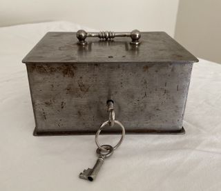 Caja caudales muy antigua