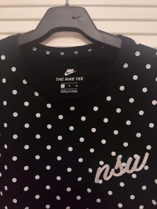 Camiseta Nike Negra Lunares Blancos