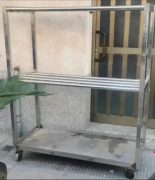 Estantería de acero inoxidable con ruedas