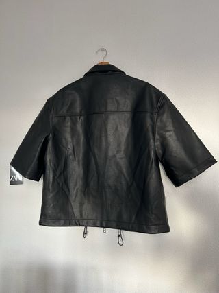 Zara Bomber Negra Manga Corta Eco-Cuero