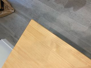 Mesa y 2 Sillas con Cojines