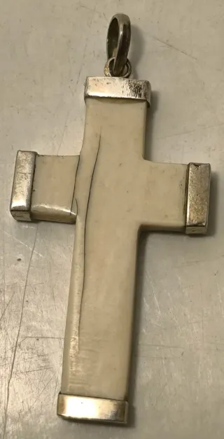 Colgante Cruz Plata y Marfil