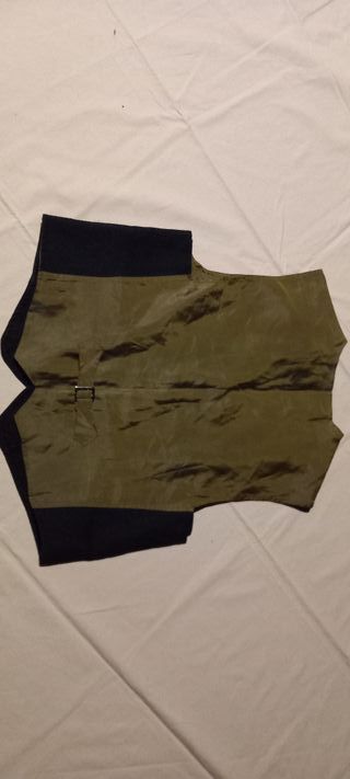 Chaleco negro y verde