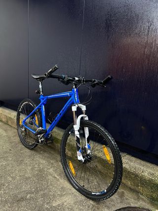 MTB GT AVALANCHE 2.0 26” SLX 2x11 Talla L azul.