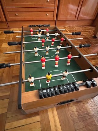 Futbolín de madera