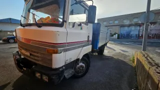 Nissan L35.4 R Camión Volquete