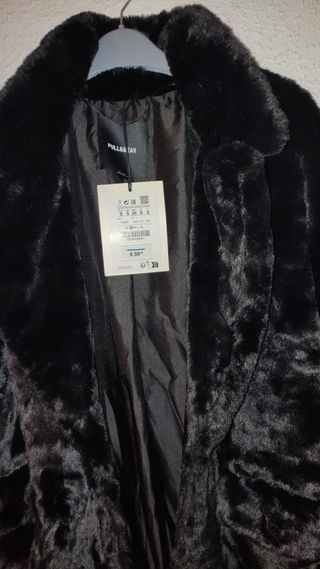 Abrigo pelo sintético Pull&Bear negro