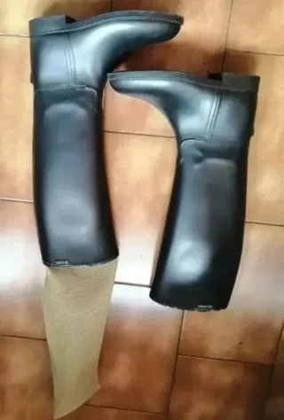 Botas de agua chica con borrego, no calan nada....