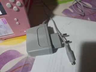 Nintendo 2DS Rosa con Cargador y Juego ver todas