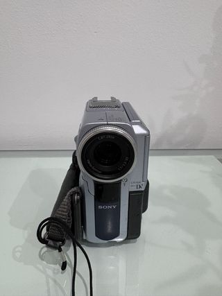 Videocámara Sony Handycam MiniDV Plata