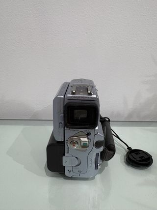 Videocámara Sony Handycam MiniDV Plata
