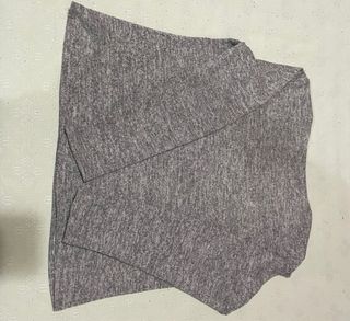 Jersey punto y falda tejana negra