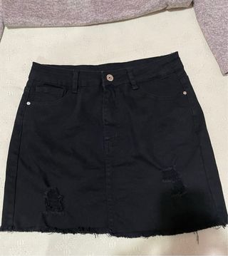 Jersey punto y falda tejana negra