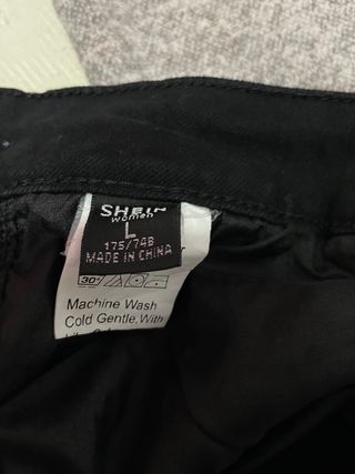 Jersey punto y falda tejana negra