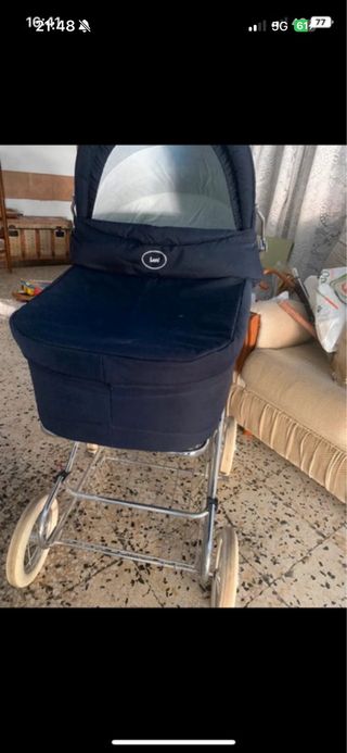 Carro de bebé azul marca Arrue