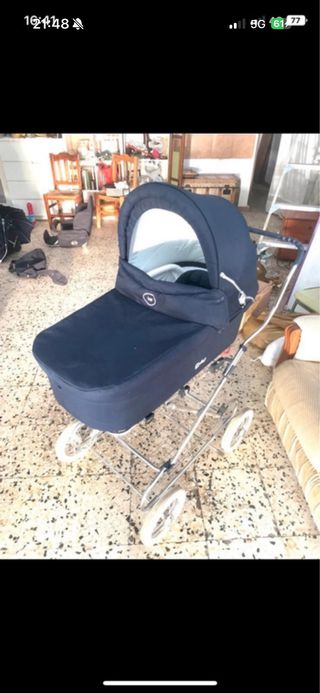 Carro de bebé azul marca Arrue