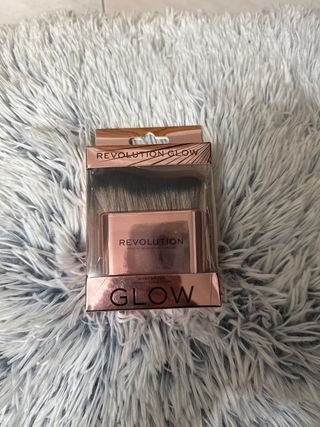 Brocha Revolution Glow Negra y Dorada