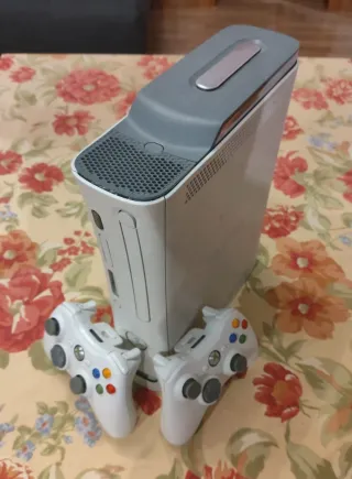 Xbox 360 magia + 2 mandos