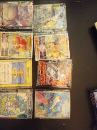 Carte Pokémon V, VMAX e Allenatore