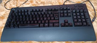 Teclado Gaming Logitech G213 RGB