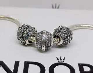 Charm Margarita de Pavé Verdeazulado.