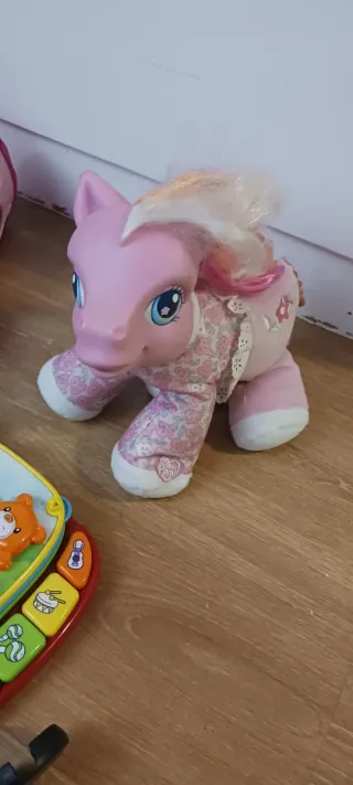 Lote Juguetes Bebé: Pony, Perro, Libro. Oferta