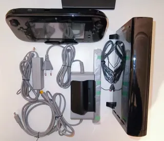 Nintendo Wii U Premium 32GB Negra en su caja