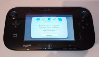 Nintendo Wii U Premium 32GB Negra en su caja