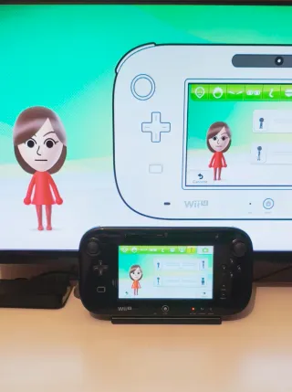 Nintendo Wii U Premium 32GB Negra en su caja