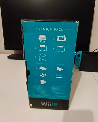 Nintendo Wii U Premium 32GB Negra en su caja