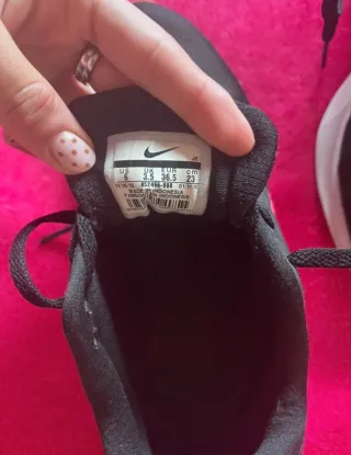 Deportivas Nike Negras y Rosas
