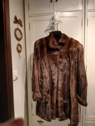 Abrigo auténtico de piel marrón