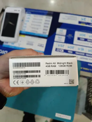 Redmi A5 Negro con Detalles Dorados A ESTRENAR