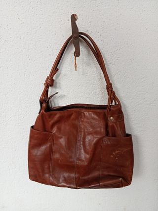 Bolso de piel marrón