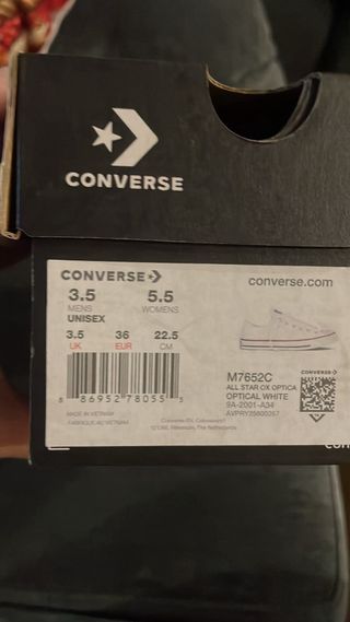 Zapatillas Converse Blancas con Detalles Rojos