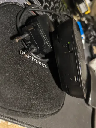 Altavoz Plantronics para reuniones