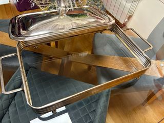 Fuente metálica con tapa