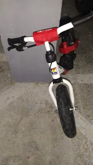 Bici de equilibrio Kettler roja