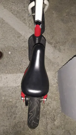 Bici de equilibrio Kettler roja