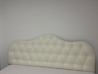 Cabecero blanco polipiel acolchado