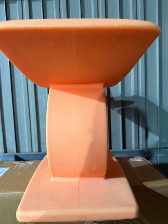 Taburete Bo Tam Magis Naranja di MATTEO THUN