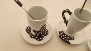 Set 4 Tazzine Caffè con Piattini e Cucchiaini