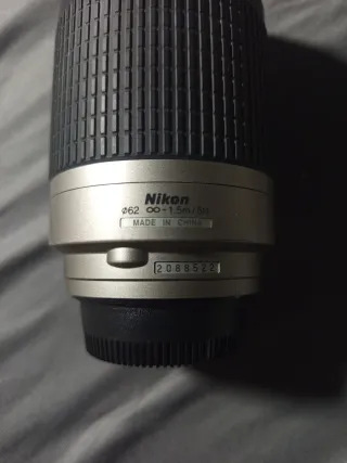 Objetivo Nikon AF NIKKOR 70-300mm f/4-5.6 G