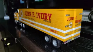 Camión Peterbilt 352H 1/43 John F. Ivory