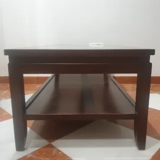 Mesa de centro de madera y cristal